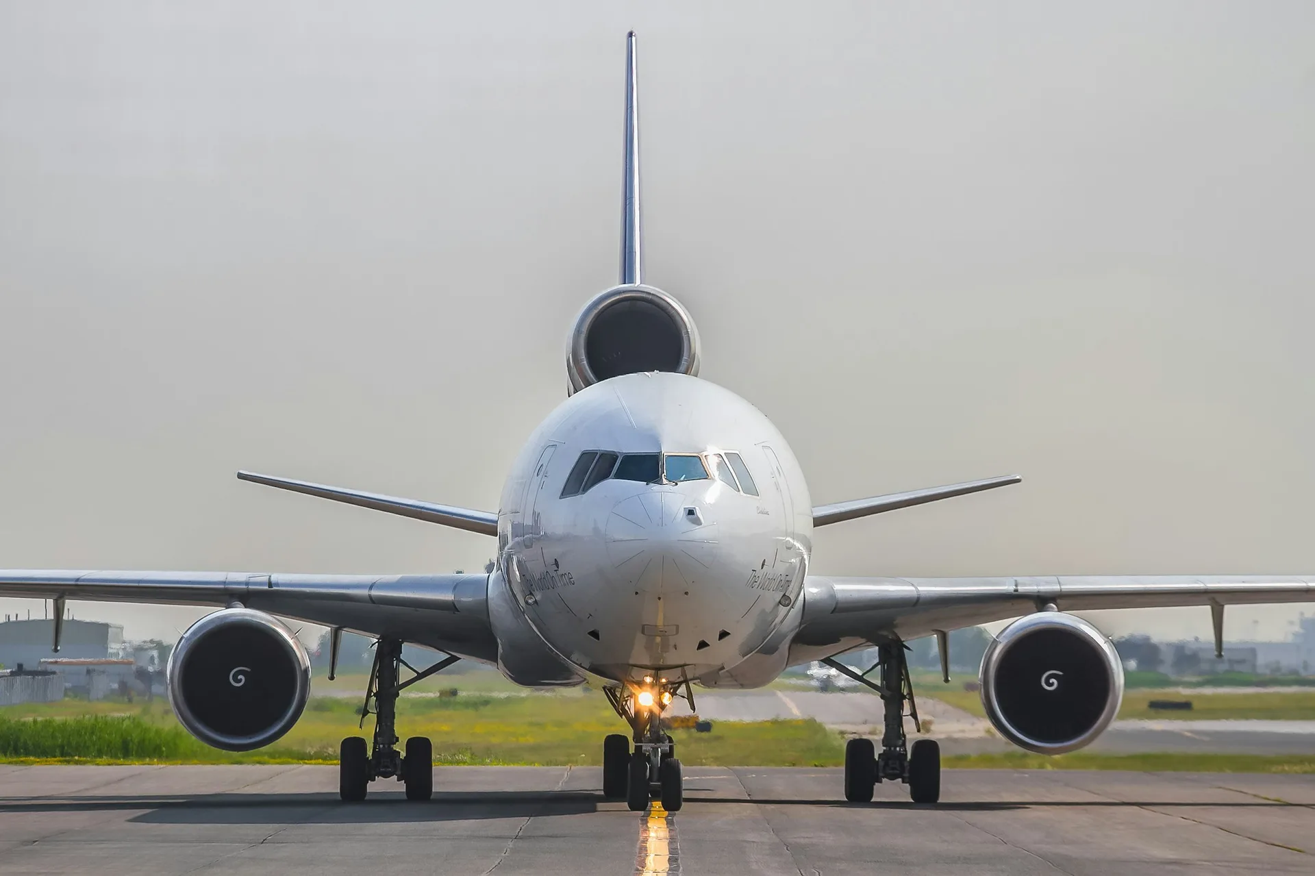 Air freight cargo aircraft for time-sensitive shipments